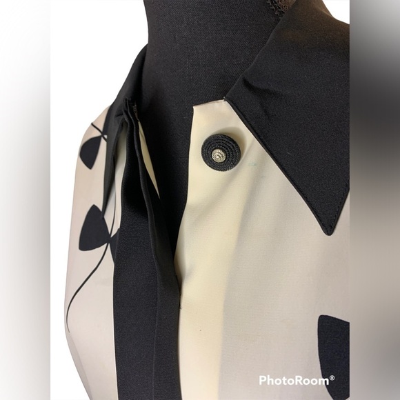 Script ladies shirt in size 10 - Picture 6 of 9